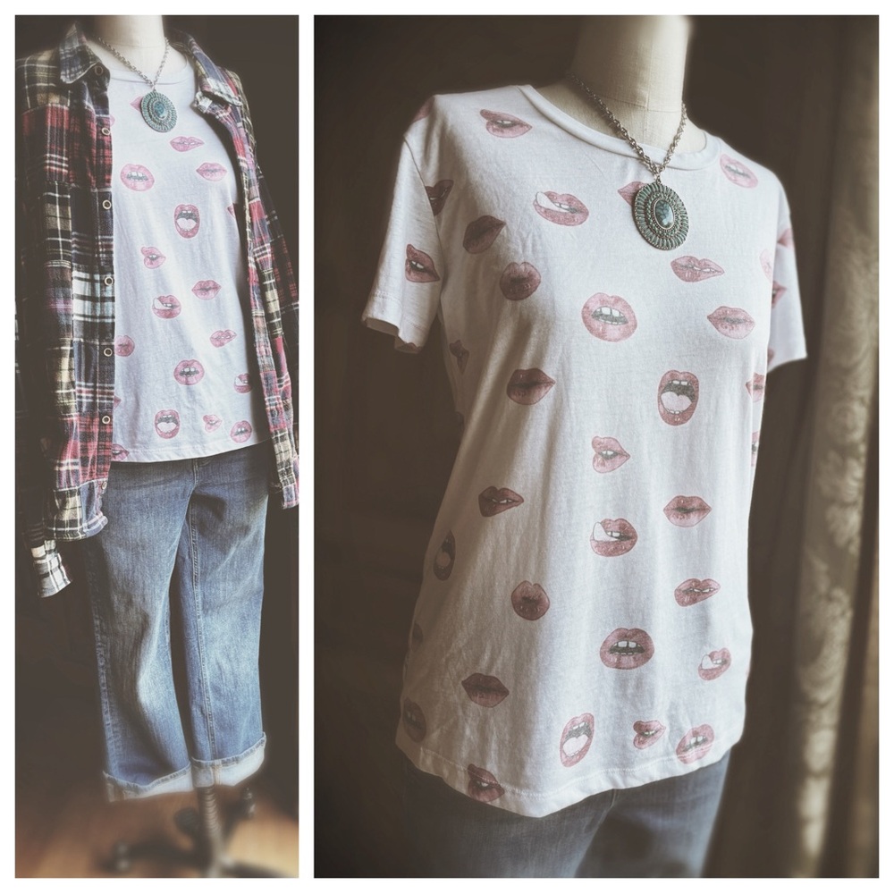 Chaser "Lips Lips Lips" Graphic Tee - White/Red/Pink - Size S - Picture 5 of 8